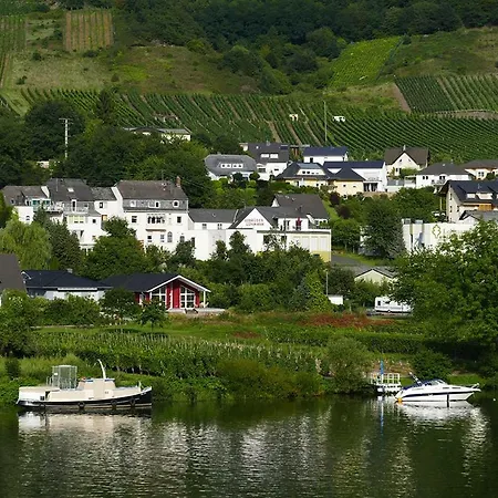 Ferienwohnung Brautrock Bullay Buitenkant foto